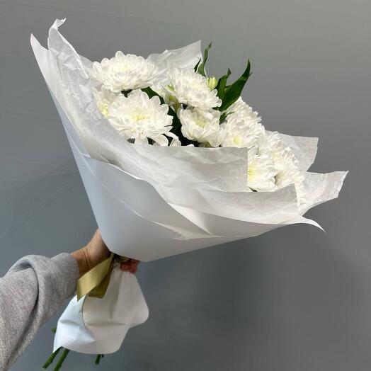 Bouquet of fluffy chrysanthemums