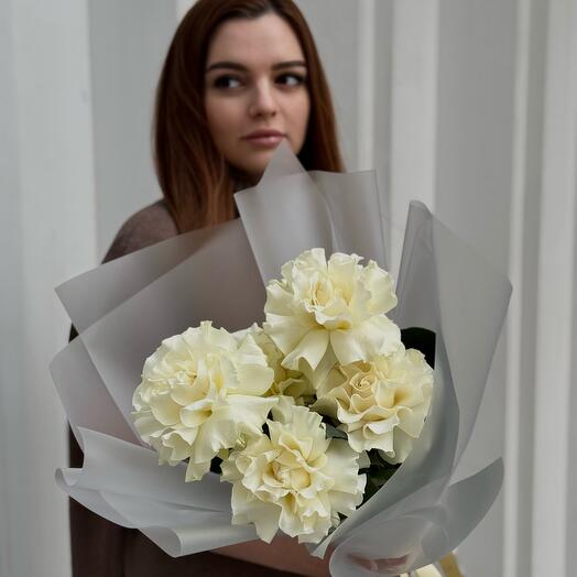 Bouquet of 5 white French roses