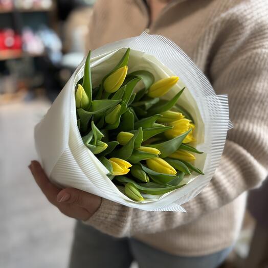 Букет из 15 желтых тюльпанов (Голландия)