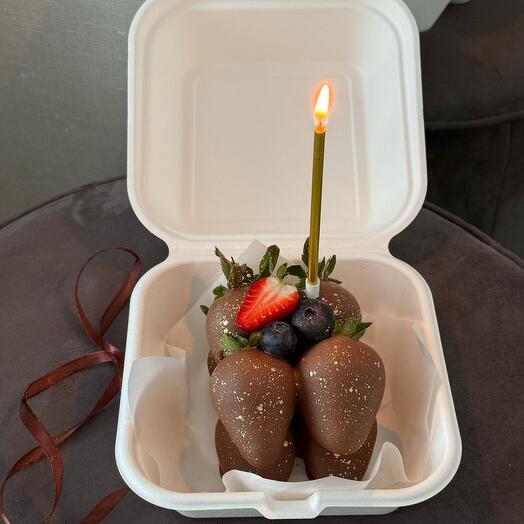 Мини торт из клубники