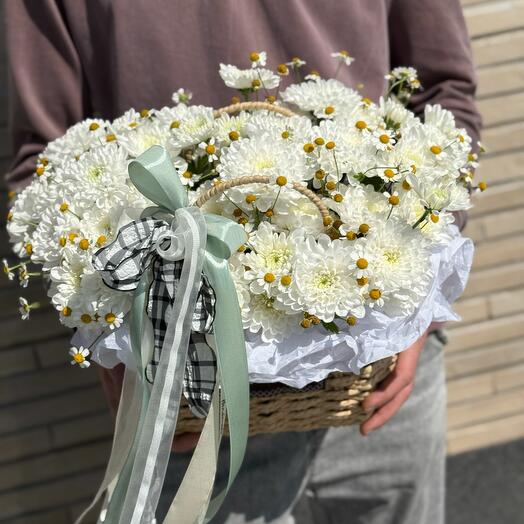 Хризантемы и матрикария