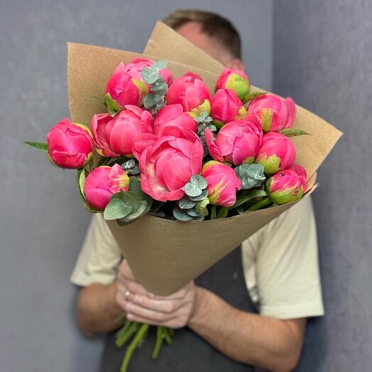 Букет из 15 пионов Коралл. Пионы