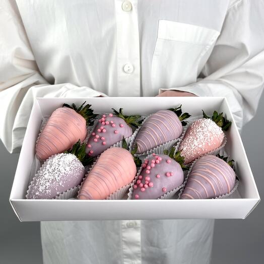 Коробочка клубники в шоколаде Лавандовая мечта