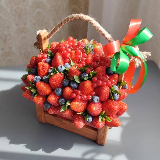 Клубника в ящике "Вкус лета"