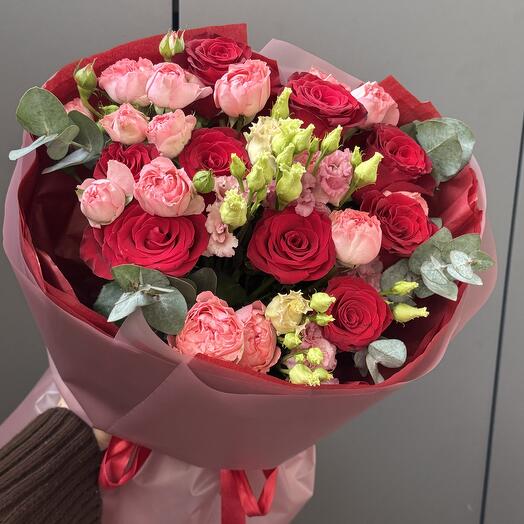 Сочный красный букет