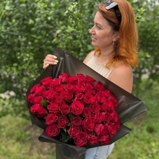 51 роза красная