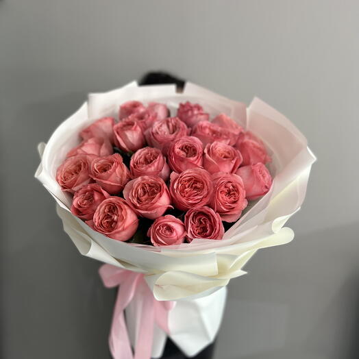 Букет из роз ярко-розовая пионовидная Кенди Экспрешн