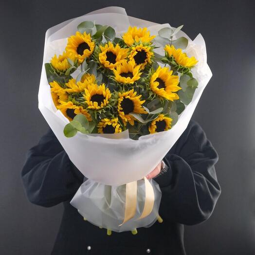 15 girasoles con eucalipto