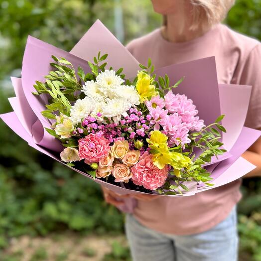 Summer bouquet with dianthus and chrysanthemums