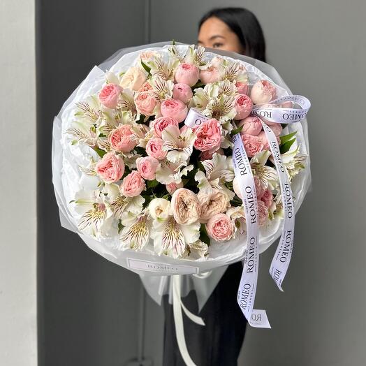 Шикарный букет из альстромерий и кустовых роз