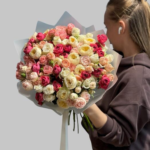 Букет из 25 кустовых роз микс