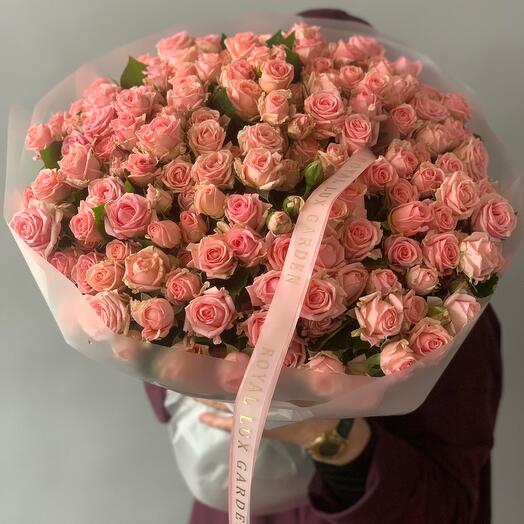 Кустовые розы розовые