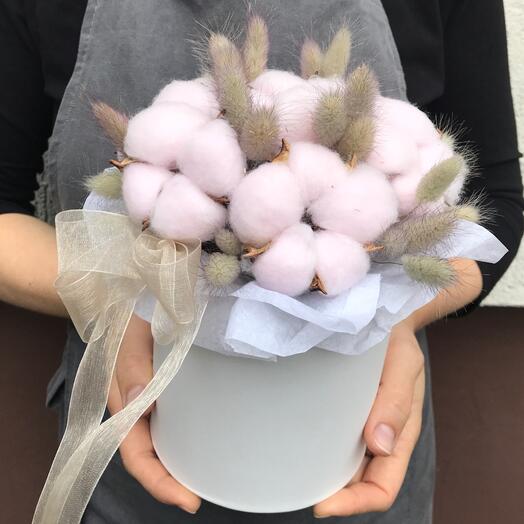 Композиция из хлопка и лагуруса