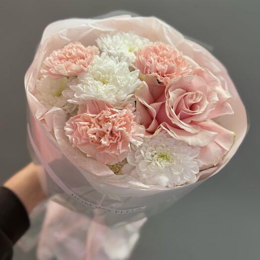 Нежный букет с французской розой