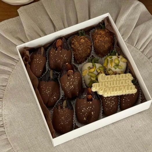 Финики и клубника в шоколаде «Самая Лучшая Мама»