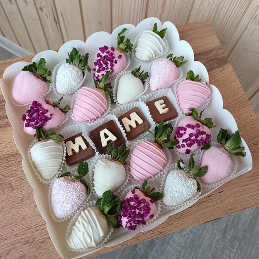 Клубника в шоколаде 18 шт " маме"