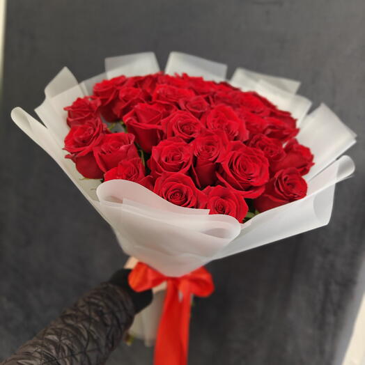 Букет из красных роз Эксплорер Эквадор 31 шт