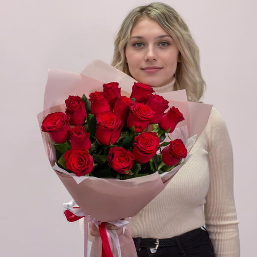 Букет из 15 красных кенийских роз. Арт.263