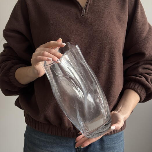 Стеклянная ассиметричная ваза