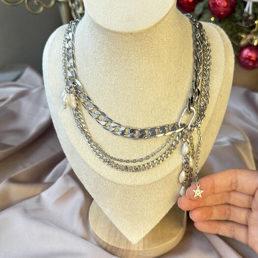 Колье с натуральным жемчугом и цепями