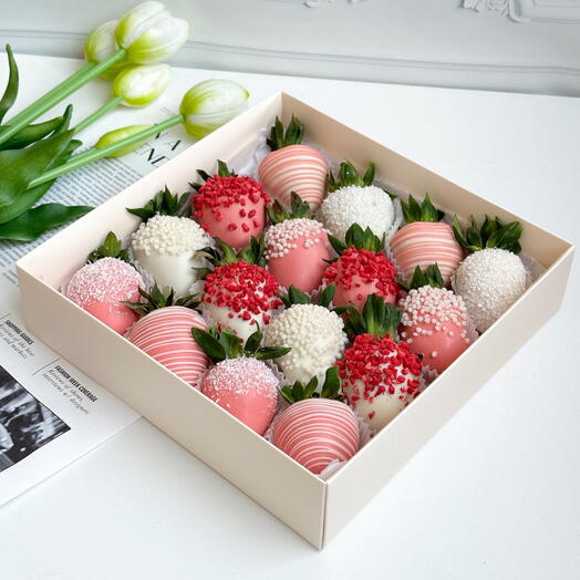 Клубника в шоколаде 16-20 ягод «Нежное послание»