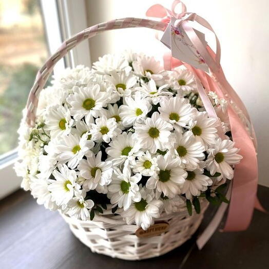Корзина с ромашками