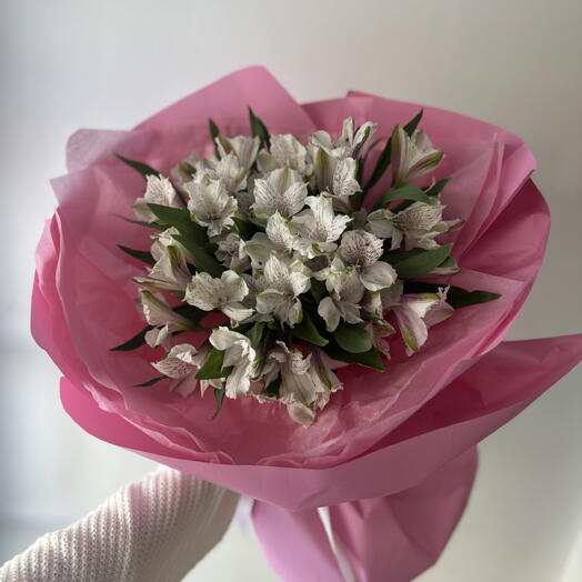 Нежный букет из альстромерий 💗