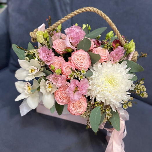 Нежнейший ящичек с орхидеями и кустовой пионовидной розой️😍