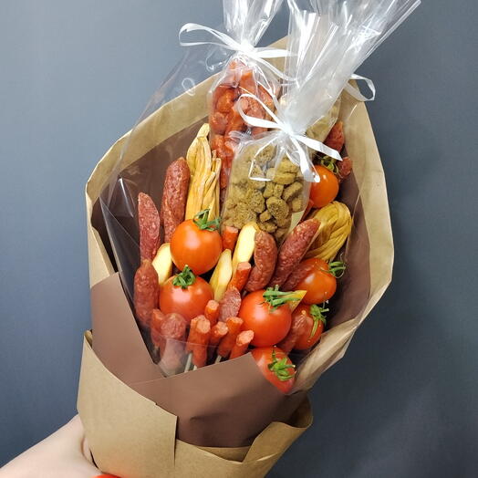 Букет Техас S из копчeных колбасок и сыра
