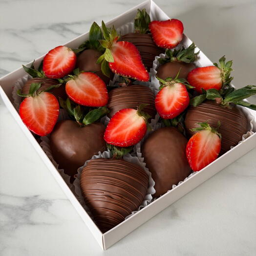 Набор клубника в шоколаде Сладкое искушение S (9-12 штук)