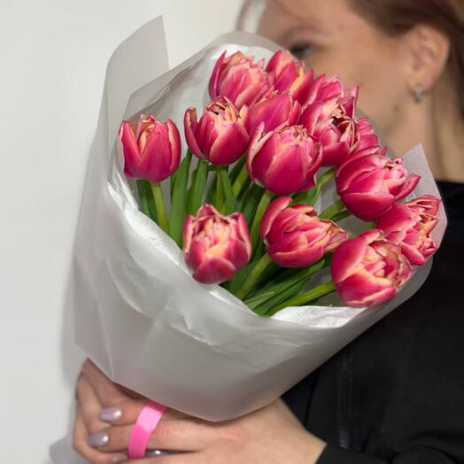 Букет из 13 пионовидных тюльпанов