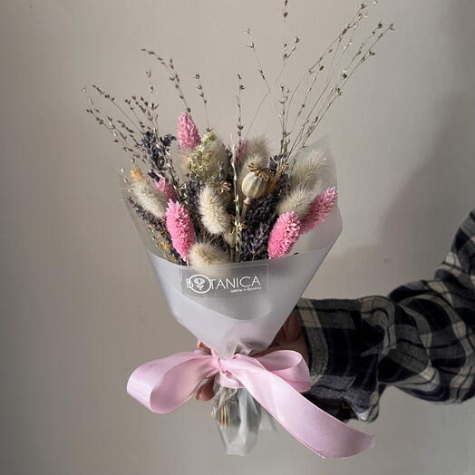 Букет из сухоцветов с лавандой