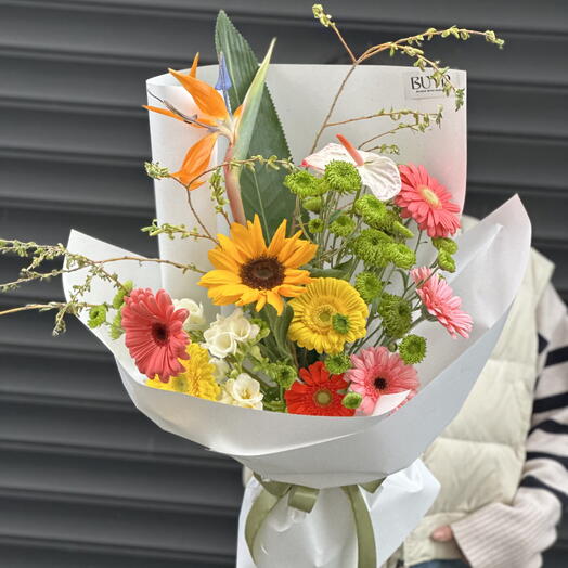 Солнечный микс с подсолнухом и стрелициями