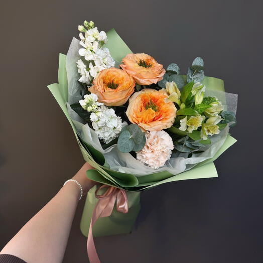 Букет с пионовидной розой