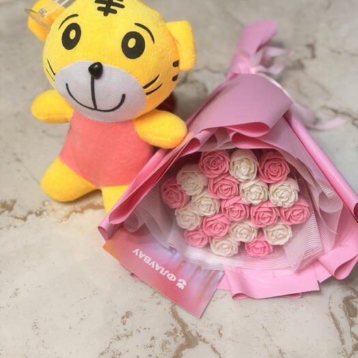 Игрушка+ шоколадные розы букет🎁