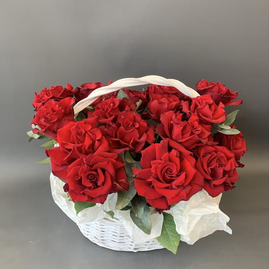 Корзина с красной розой