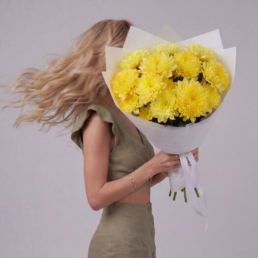 Монобукет с желтыми кустовыми хризантемами (5 веток) от XOFLOWERS