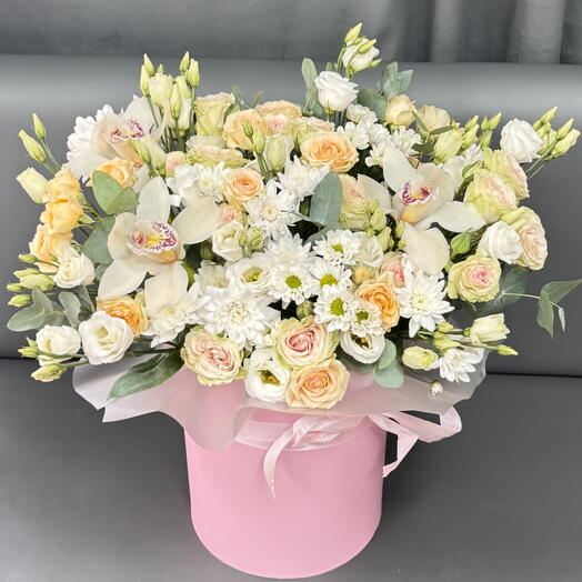 Цветы в коробке 🥰 (цветы в шляпной коробке с оазисом)