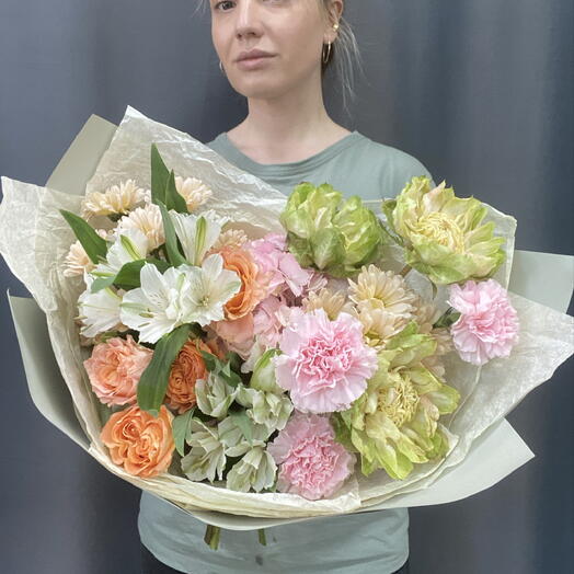 Авторский букет с розой Вегги,альстромерией и диантусами