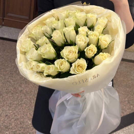 Белые розы Кения