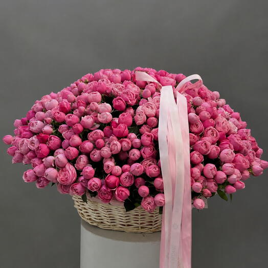 Spray Roses In Basket
