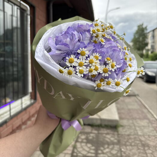 Букет из гортензии и мелкой ромашки💜
