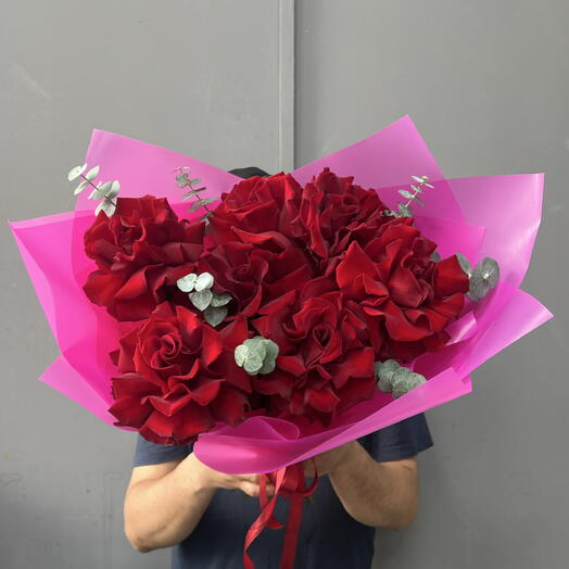 Красные французские розы️️ с эвкалиптом 7 шт🌹