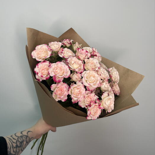 Кустовые розы в крафте 5