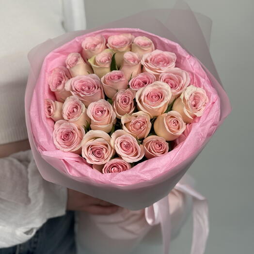 Розовые кенийские розы 25 шт
