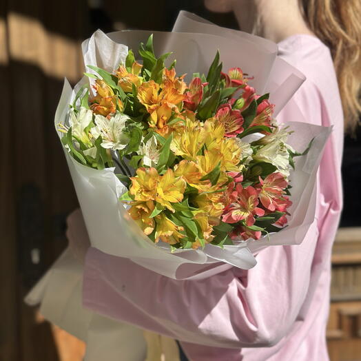 Букет из альстромерий «Яркий микс»