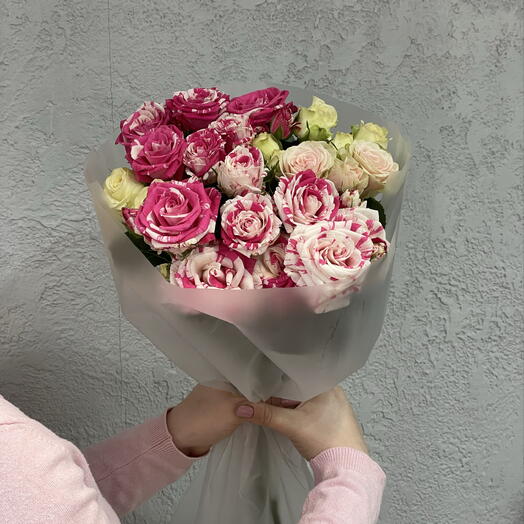 Букет из 5 кустовых пион. роз микс💐