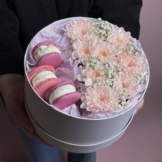 Стойкая шляпная композиция с десертами 🌸🍰