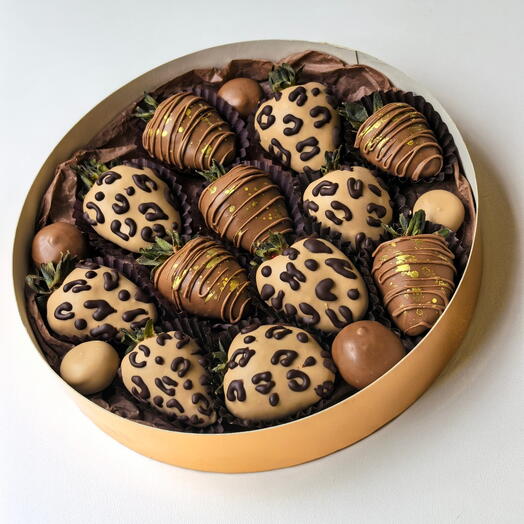 Клубника в шоколаде " Leopard Berry"