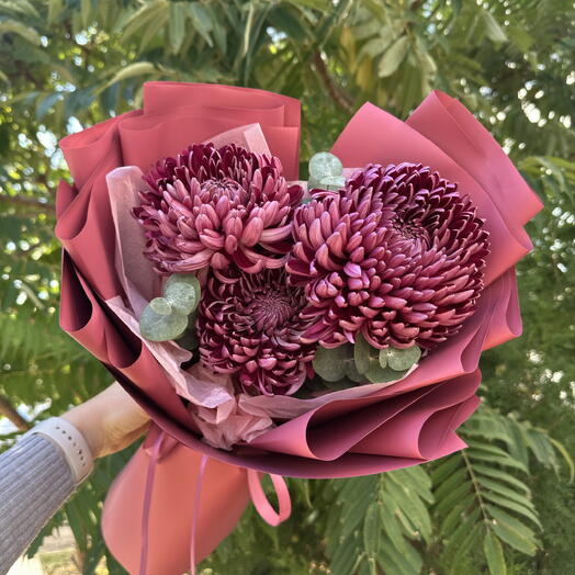 ❗️АКЦИЯ❗️Букет из хризантемы сорта бигуди и эвкалипта 💜🍂 + сладкий подарок  от флориста